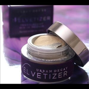 URBAN DECAY VELVETIZER